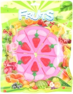 Plastična torta s nožem