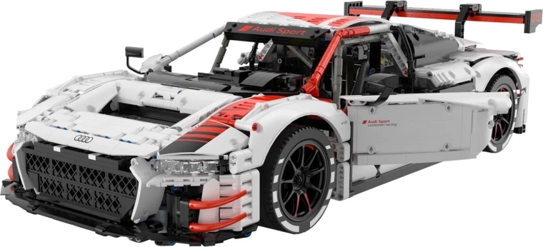 Detaljan trkaći model u mjerilu 1:8