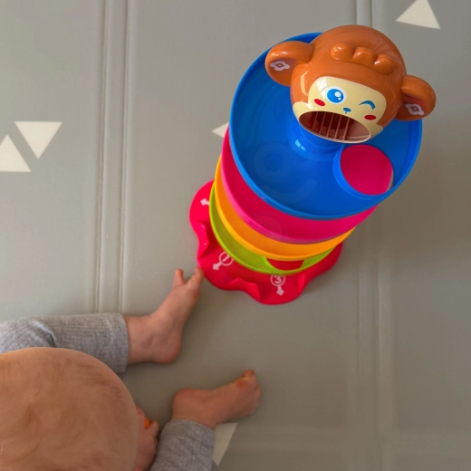 Easy assembly for little hands
