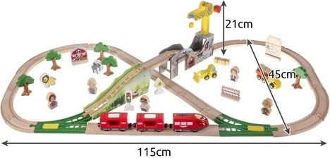 Spacious track layout and playful accessories