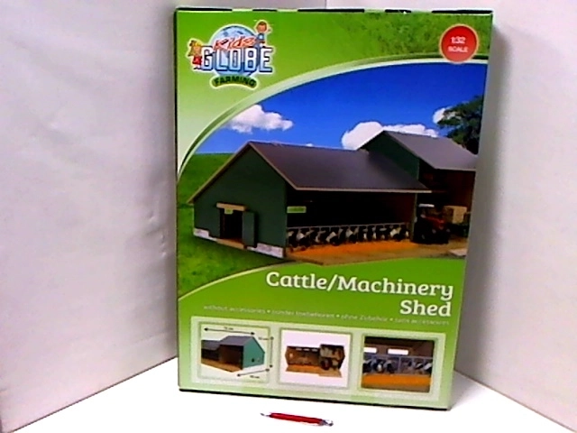 Wooden cowshed in 1:32 scale