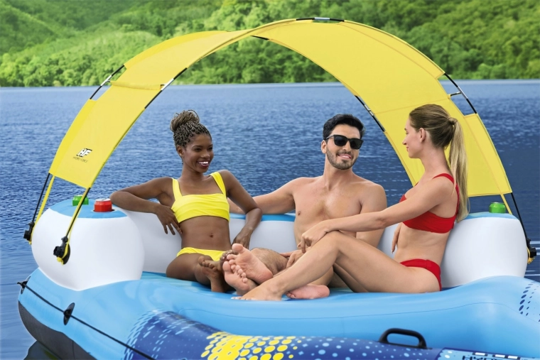 Durable construction and stability on the water
