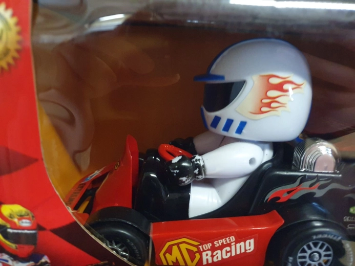 Go-kart with driver (B-stock) - 1 piece