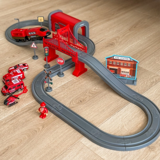 Variable track with a bridge and tunnel