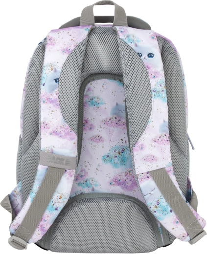 Ergonomic back and breathable padding