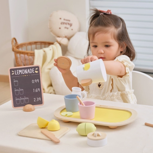 Café play in pastel colours