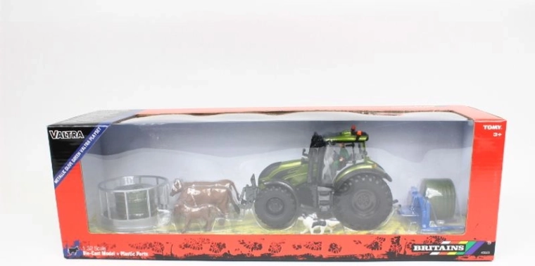 Britains set traktor Valtra metallic olive green 1:32