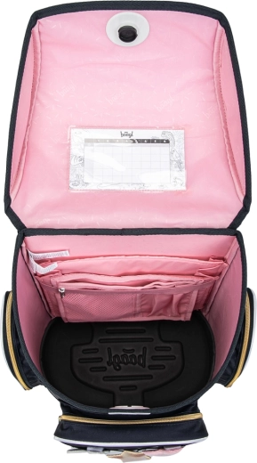 Promišljena unutrašnjost i brzo Fidlock zatvaranje