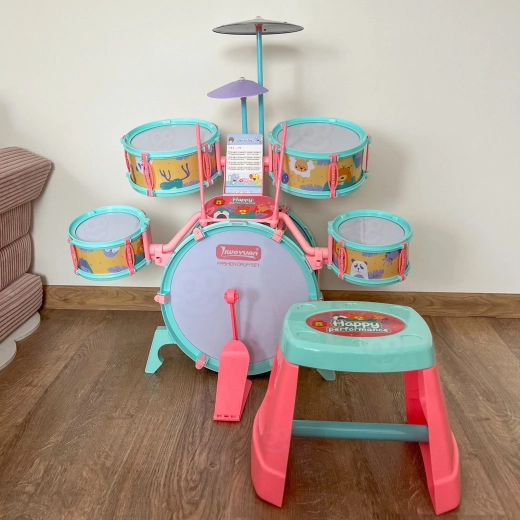 Complete set for little drummers