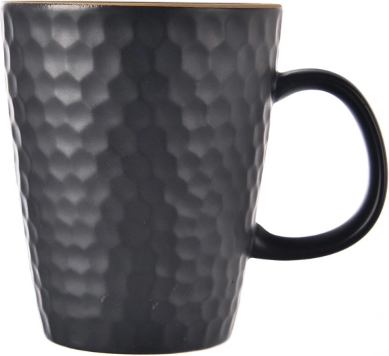 Moderan mat crni finiš koji paše svakom postavu stola