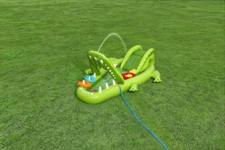 Ugrađena vodena prskalica za osvježavajuću zabavu