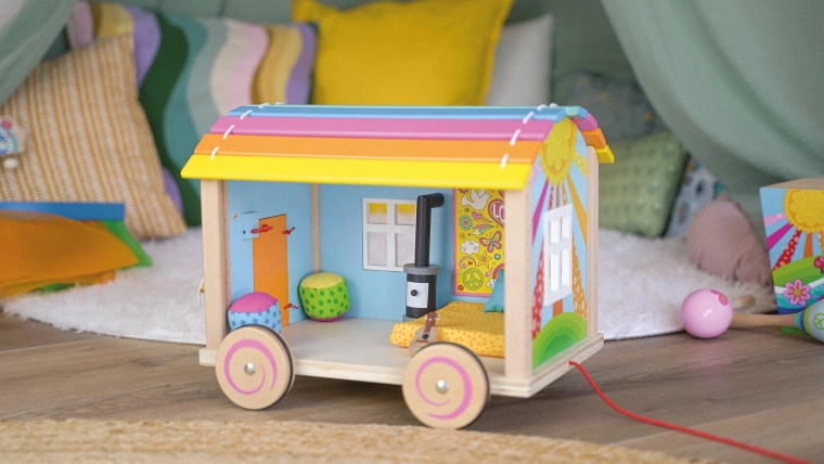 Mobile caravan for play on the go