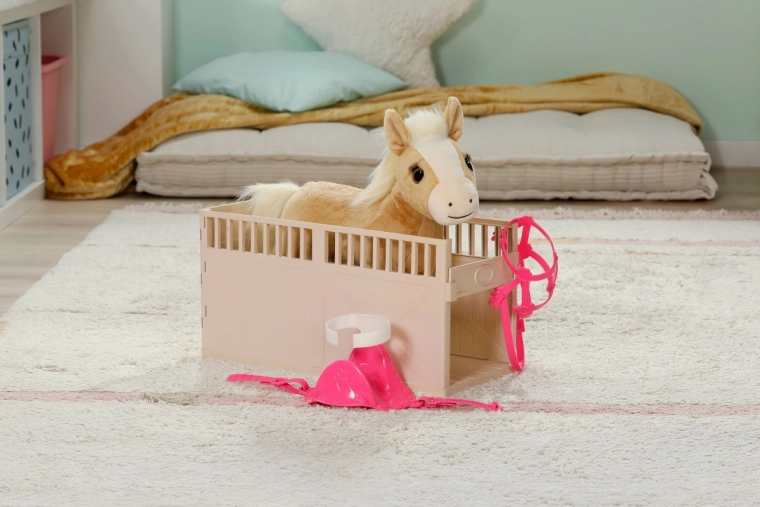 Portable stable and stickers for your own decoration