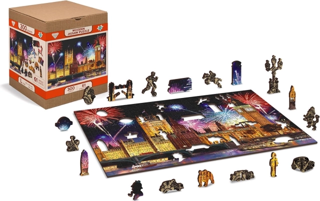 Drvene puzzle London noću s vatrometom