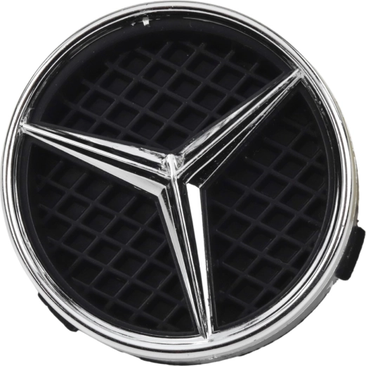 Elegantni izgled s motivom Mercedes