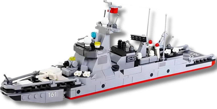 Detaljna paluba i realistična oprema