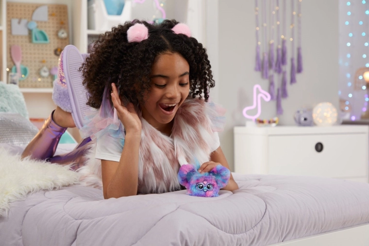 Suradnja s velikom igračkom FURBY