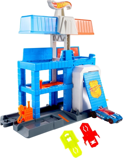 Tri kata puna akcije i brzih izlaza