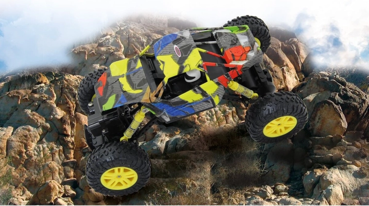 4x4 drive and two motors for real terrain