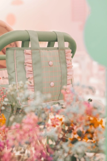 Romantičan dizajn Botanic 2026