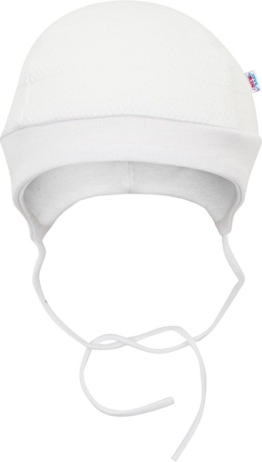 Kapica s pokrivenim ušima i vezanjem