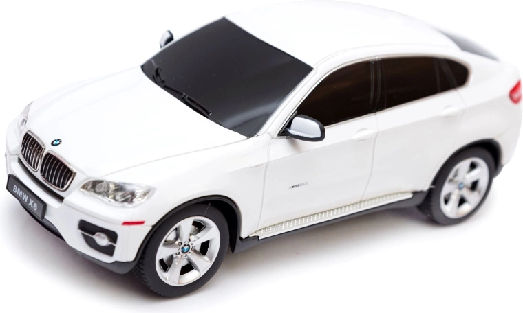 Službeno licencirani BMW i realistični detalji