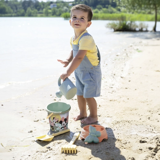 For creative outdoor play