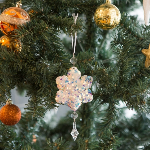 Two classic Christmas shapes