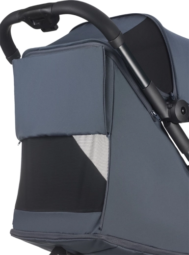 XXL canopy with ventilation and comfortable seating