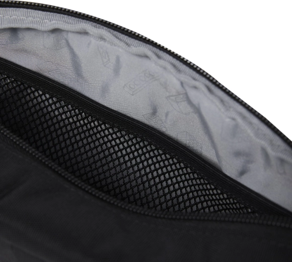 Light-colored lining for better visibility inside