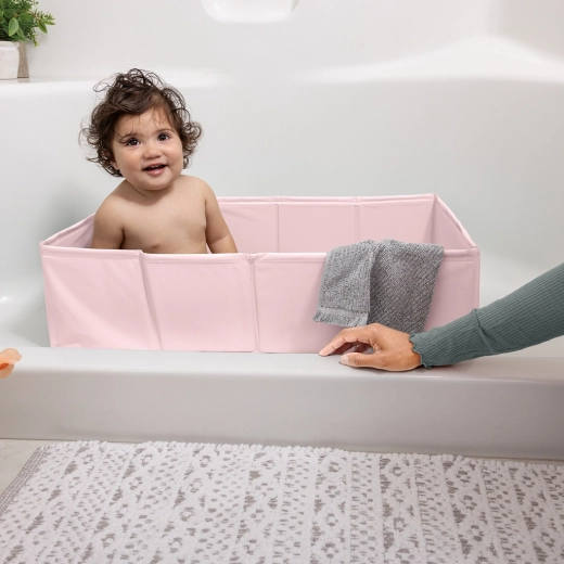 Comfortable bathing in a shower enclosure