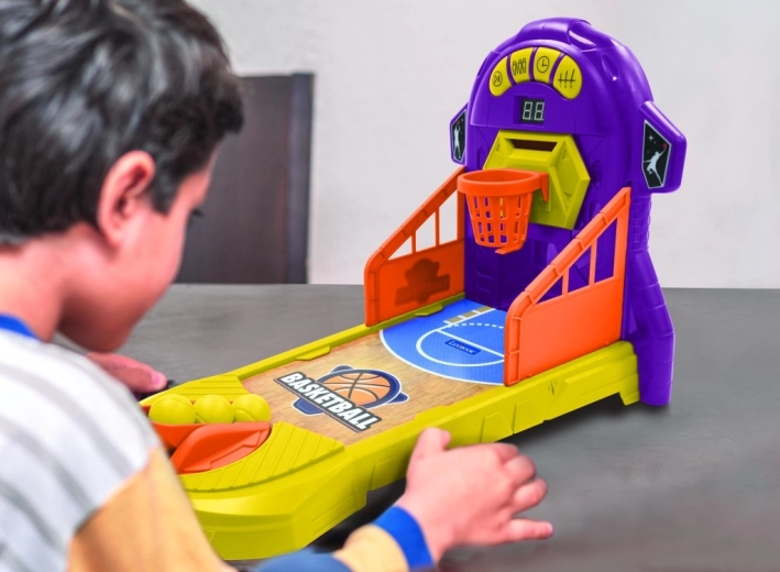 Opružni izbacivač za precizna bacanja