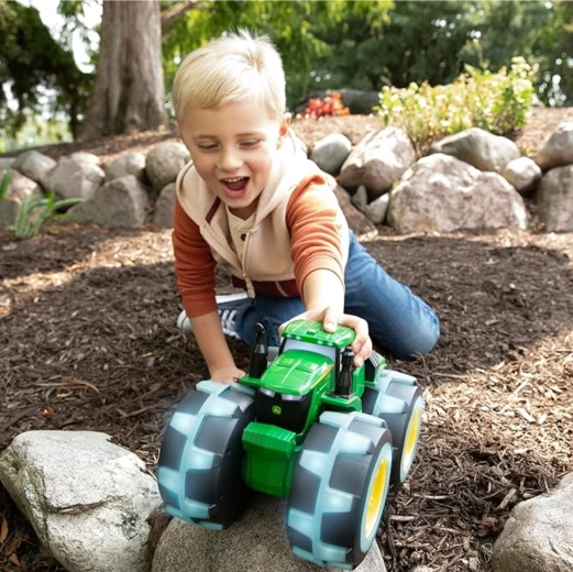 Veliki terenski kotači za igru u kući i na otvorenom