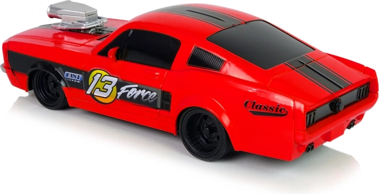 Sporty muscle car design