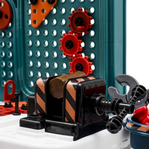 Interaktivni pegboard s zupčanicima