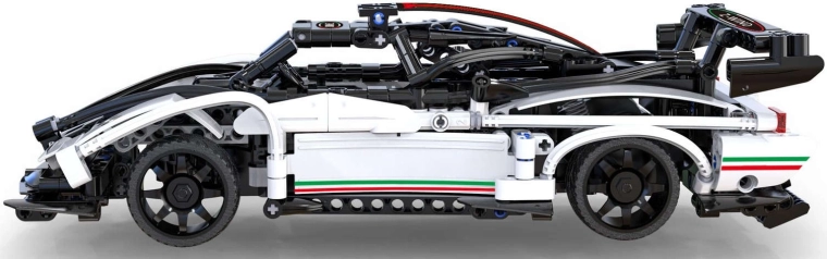 Realističan trkaći dizajn