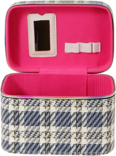 Storage space and organization for small items