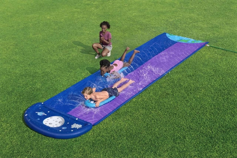 Built-in sprinklers for a smooth glide