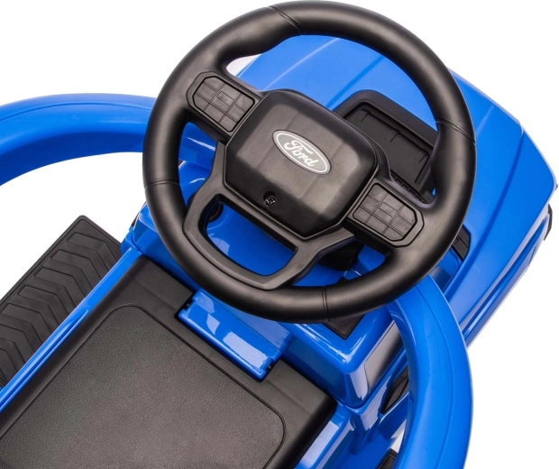 Realističan Ford dizajn + zvukovi na volanu