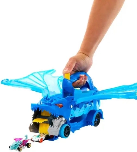 Two dragons for action-packed play