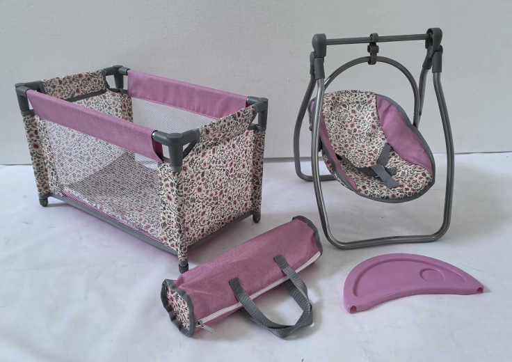 Set za lutke Pink Flowers – putni krevetić i stolica 2 u 1 (ljuljačka)