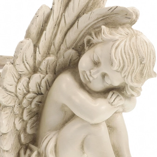 Fina kiparska izrada i vintage izgled