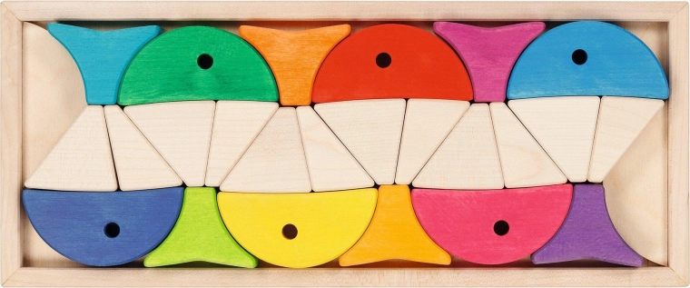 Wooden sorting game for colors and shapes with fish (24 pieces)