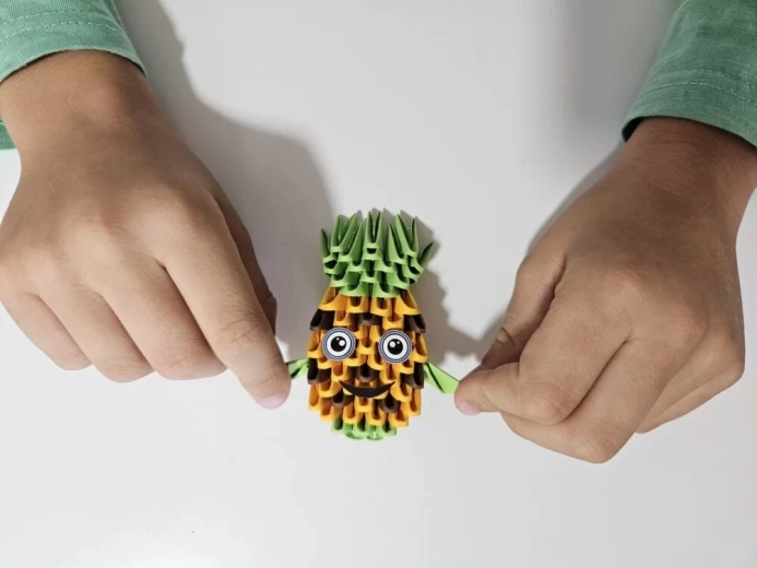 Assembly without glue or cutting