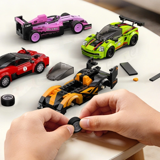 4 functional wheels for movement on a flat surface