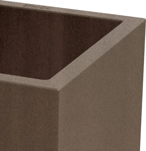 Izdržljiva plastika i glatka mat površina