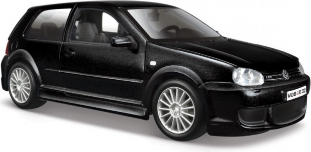 Kompozitni model VOLKSWAGEN Golf R32 u crnoj boji 1:24