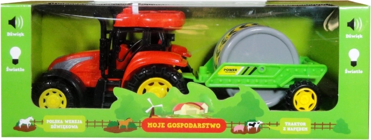 Traktor s prikolicom i poljskim zvučnim modulom