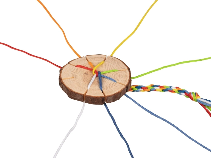 Braiding disc for friendship bracelets - 1 piece