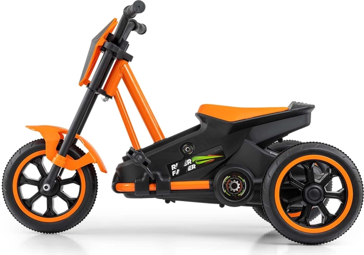 Stable three-wheel design with a motorcycle look